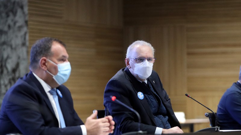 Stožer: 44 posto više novozaraženih u proteklom tjednu, prosječna dob pala na 42,5 godina